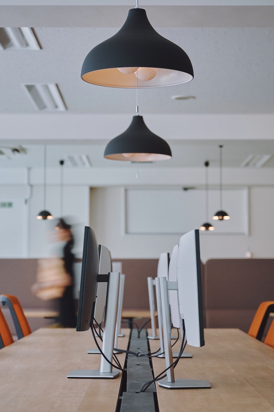 センターデスクの写真